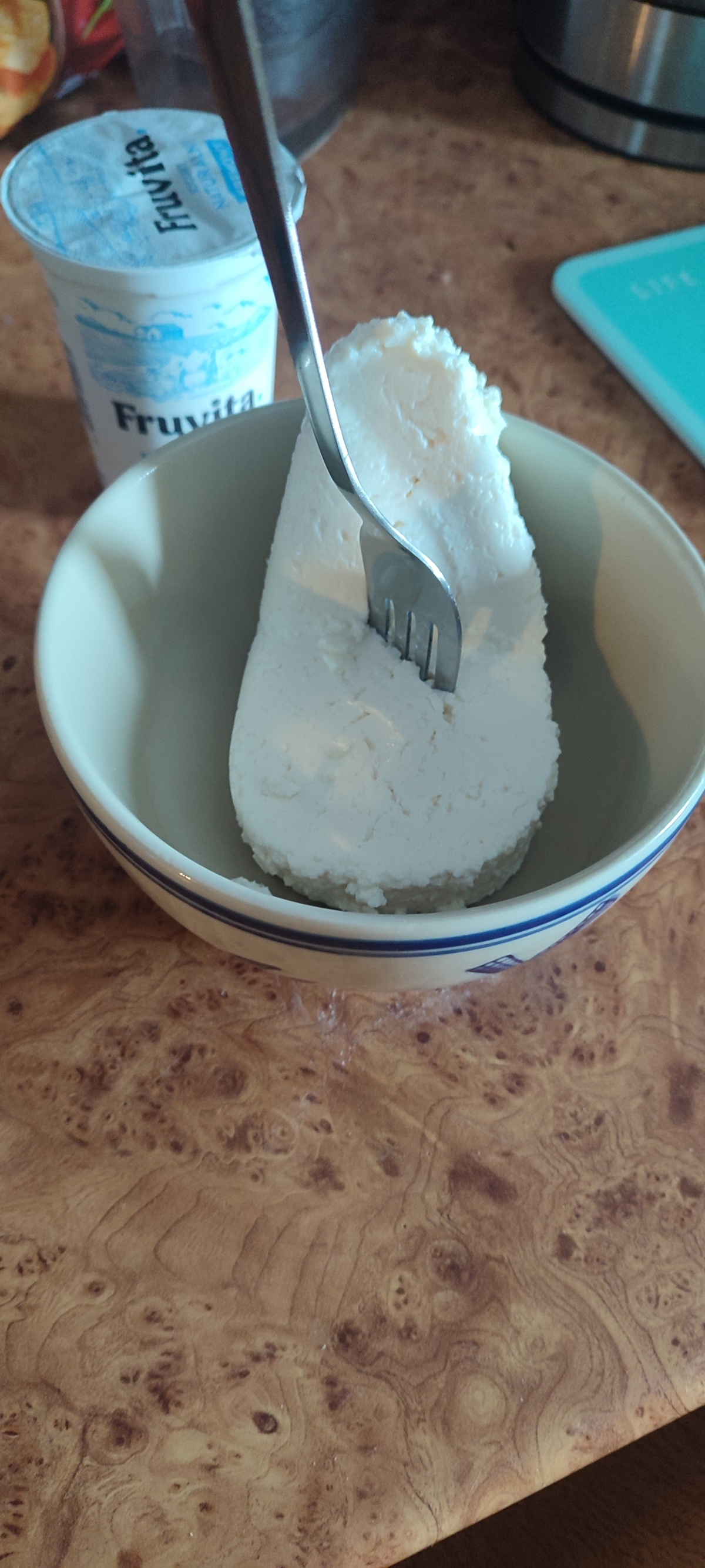 f141a1ce-1803-43c0-bd59-5639561772e5