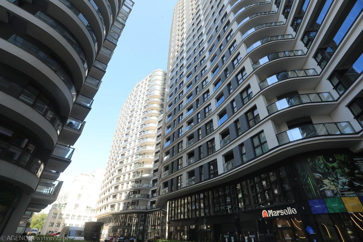 Po co w mieszkaniach tyle światła? Jest nowa wersja ustawy o patodeweloperce