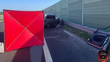 Mazowieckie. Zderzenie auta z ciężarówką. Zginęła jedna osoba, druga została ranna