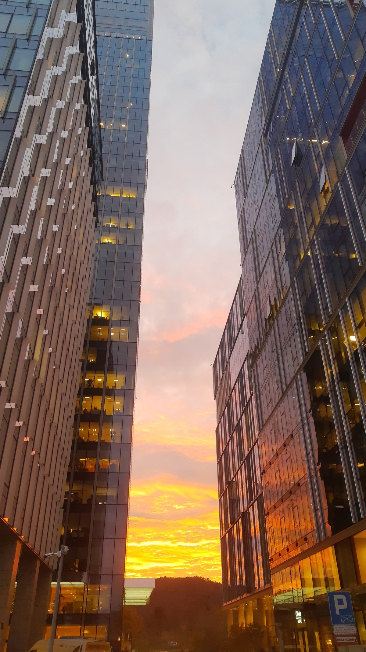 436e3946-5d1f-4827-b0d0-bbbccffd87ec