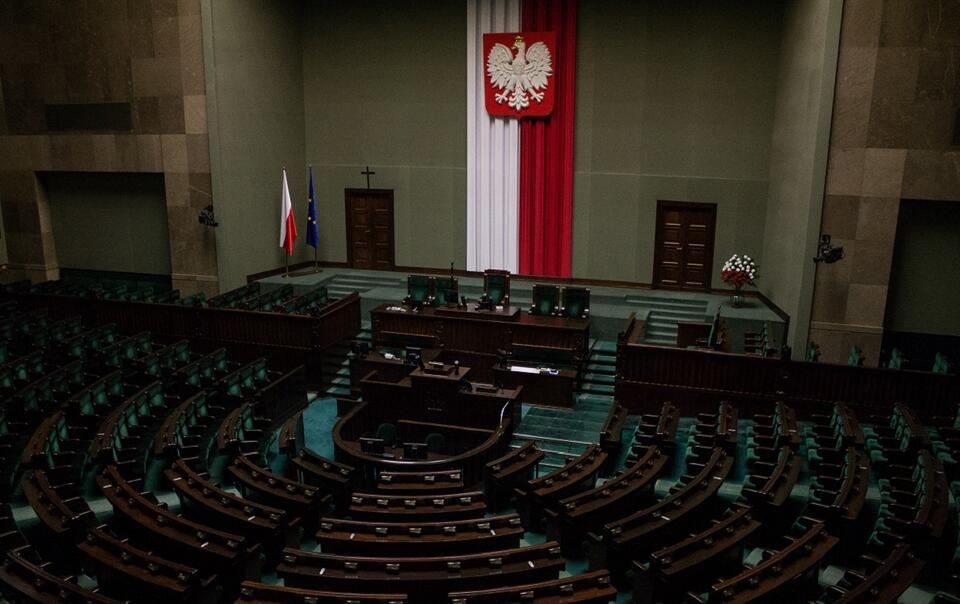 Młodzi nie chcą PiS-u? Nic bardziej mylnego! SONDAŻ