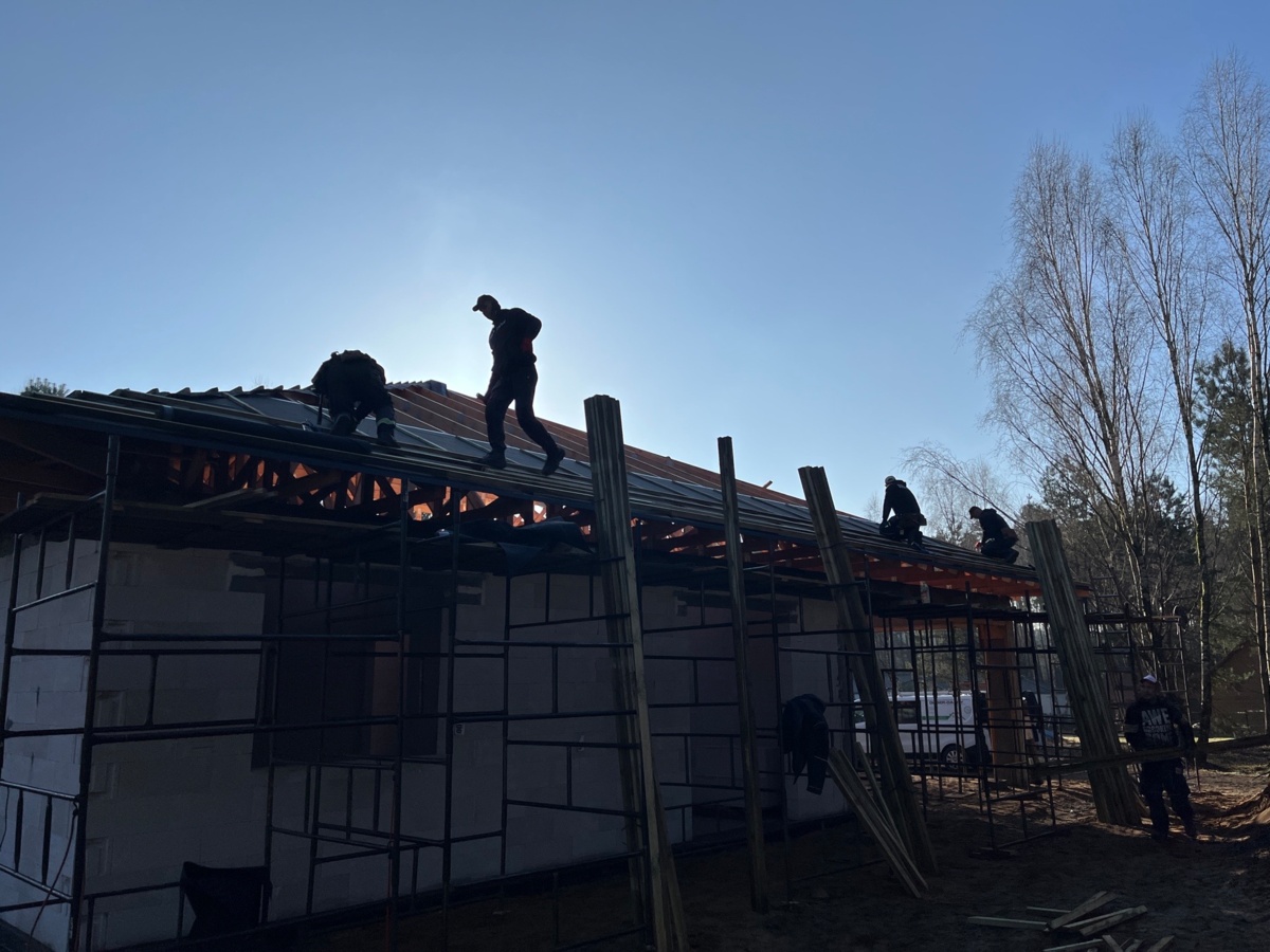 d2413702-ece0-40a2-a3c6-3082e7c02377