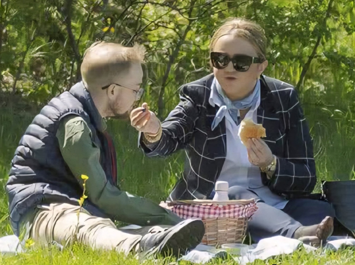 eb7c0bd2-8b55-4be5-ae75-24b927014ee2