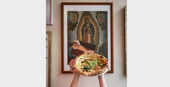 Policja w pizzerii, bo plakat obraził uczucia religijne
