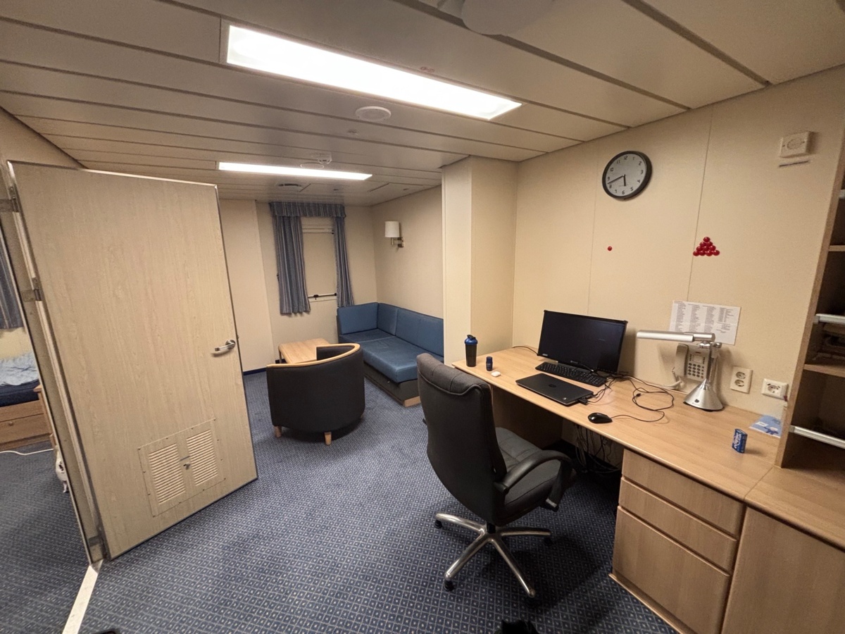 f115b23f-c728-49ce-acc6-d71eae89e2c4