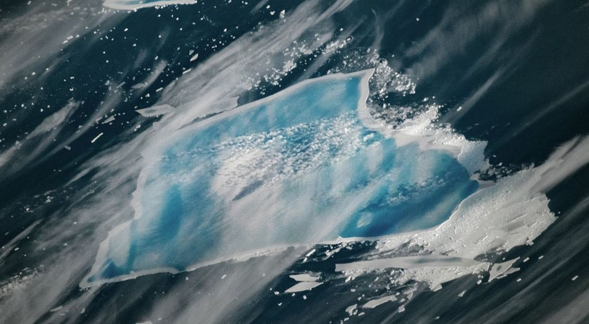 Największa góra lodowa świata zmieniła kolor i niebawem się rozpadnie