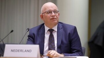 Holandia. Na 20 ministrów przypadają 42 domy, minister rolnictwa ma ich siedem