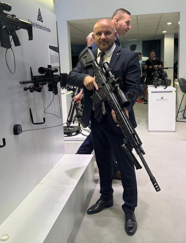 8a5b584c-e569-40ff-9006-9fefd088175f