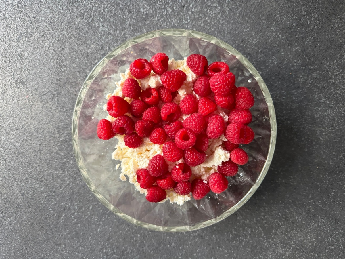 53829850-8142-4fbf-bdb6-17c06b635555