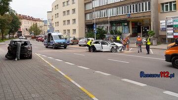 Rzeszów. Pijany policjant swoim autem wbił się w toyotę obok siedziby... Straży Miejskiej