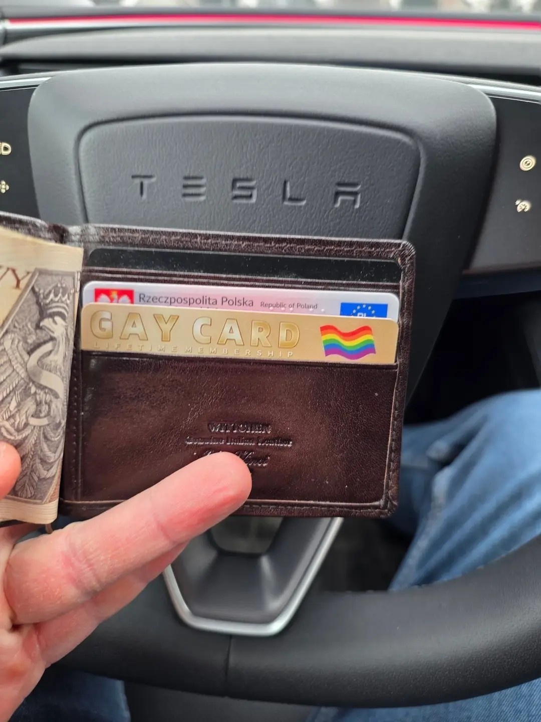 48e500c7-9bd9-4bac-a54f-6f504c180d03