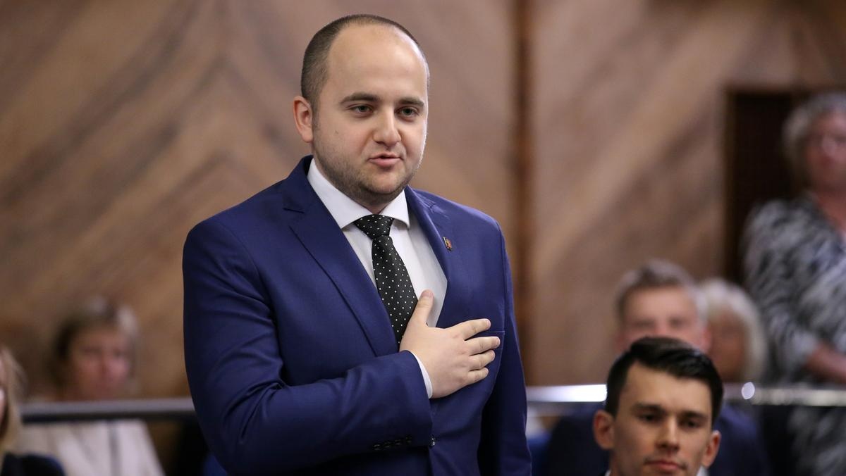 Jest wniosek o uchylenie immunitetu i tymczasowy areszt dla Dariusza Mateckiego