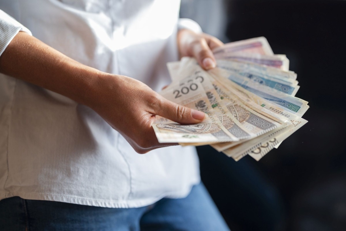 Pilna pożyczka na dzisiaj – kiedy pomaga, a kiedy rujnuje?