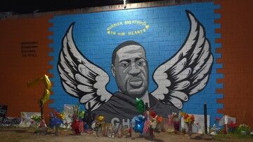 USA. Mural Georga Floyda w Toledo został zniszczony przez piorun