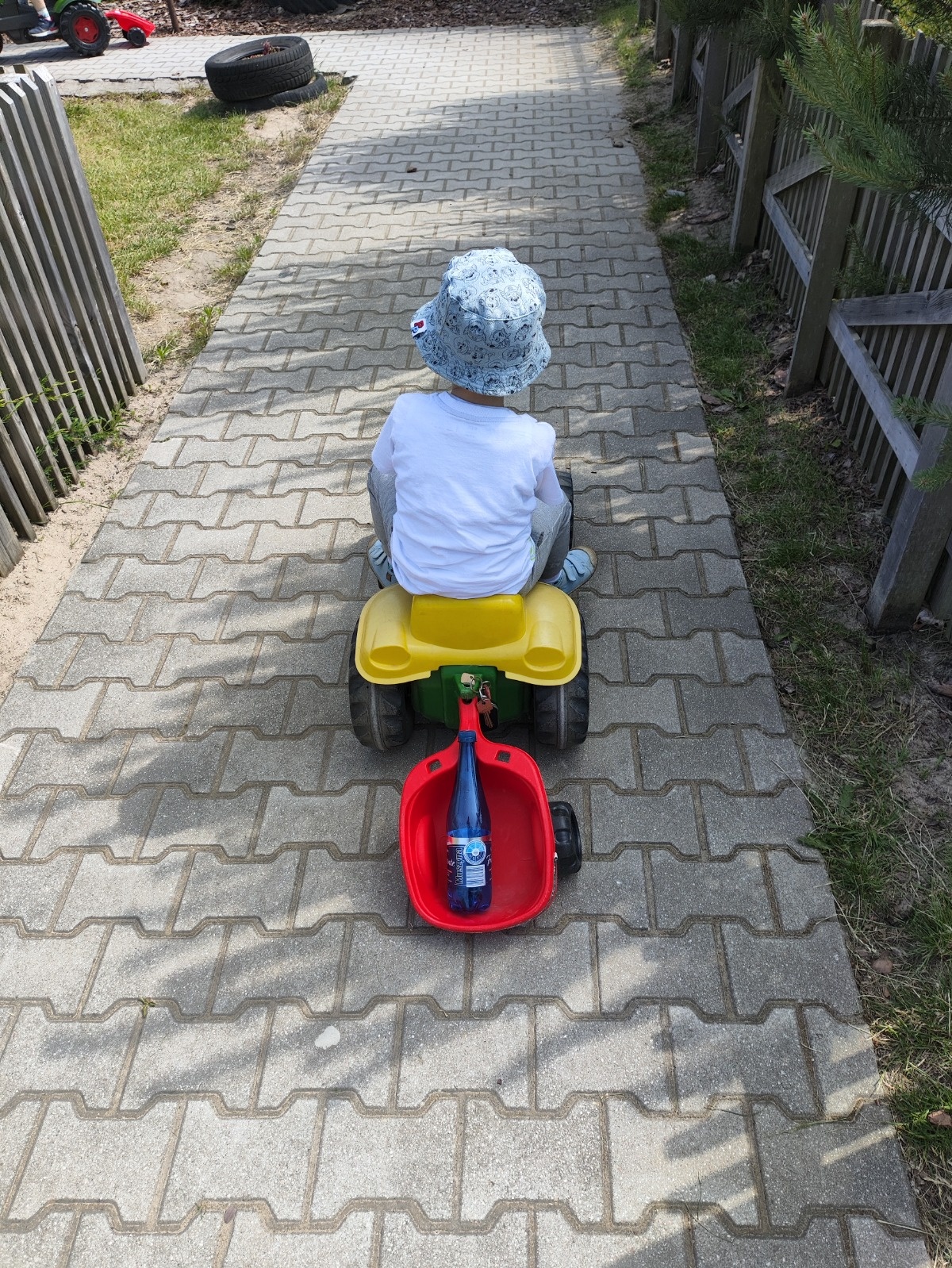 b7927de3-2a0d-4291-9001-472f5641b351