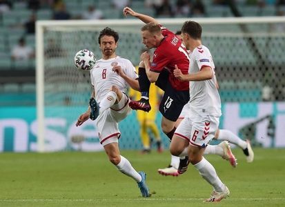 Duńczycy cierpieli, ale zagrają w półfinale