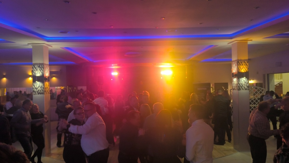 188fb279-abb5-421a-be94-fe8d8ba1772f