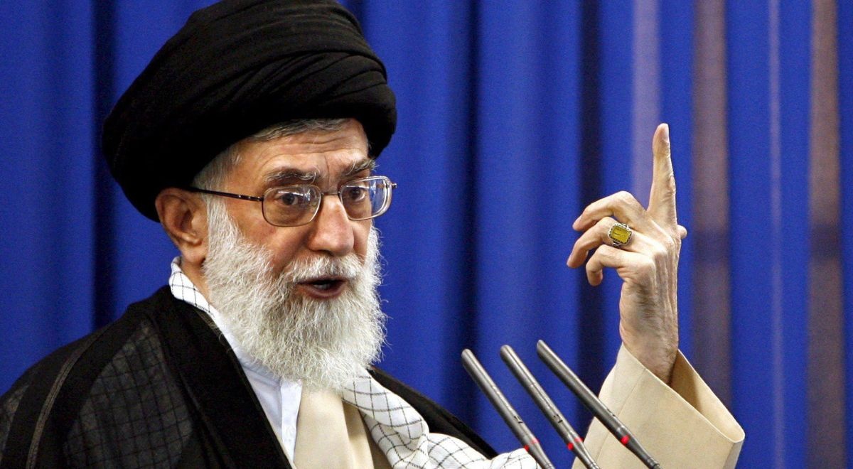 Ali Chamenei ukrywa sie poza Teheranem