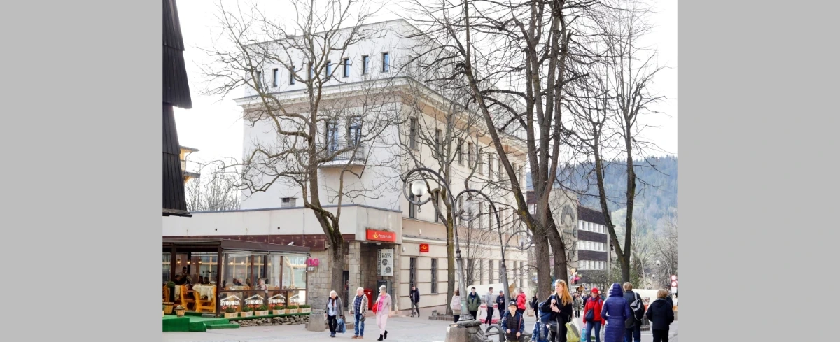 W budynku Poczty Polskiej przy Krupówkach w Zakopanem może powstać hotel. Spółka szuka najemcy