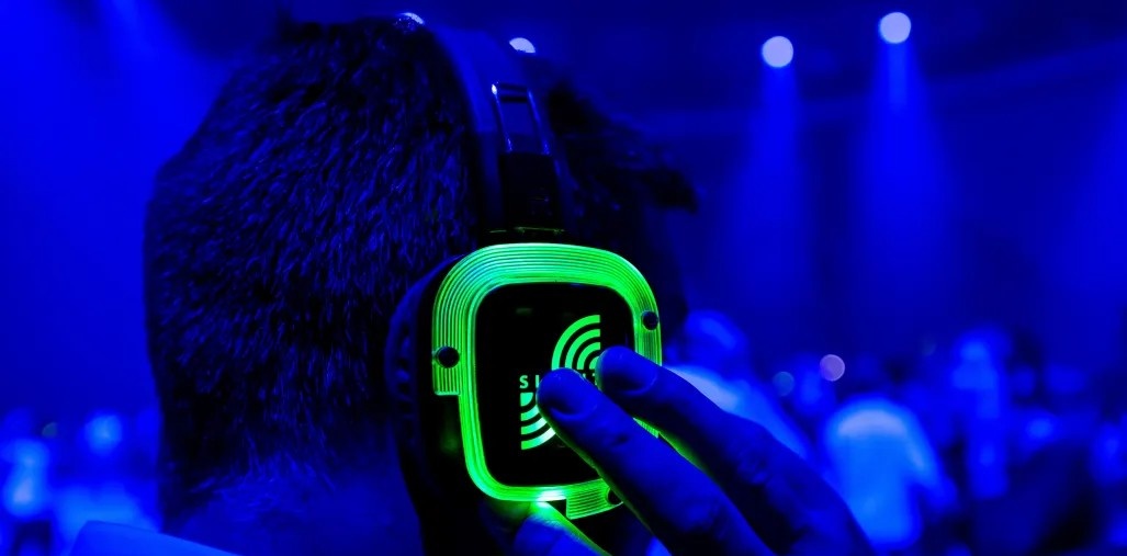 Ekspert: hałas nie tylko uszkadza słuch. Negatywnie wpływa na cały organizm