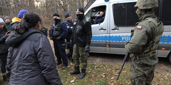 Sytuacja osób, które znajdują się w strefie zamkniętej, staje się coraz gorsza