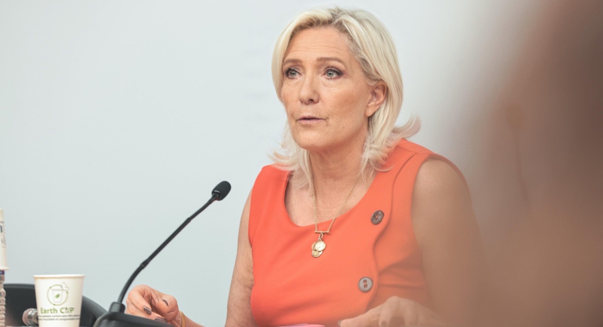 Skrajna prawica zdefraudowała 4 mln euro z UE? - EURACTIV.pl