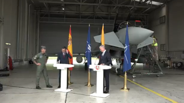 Konferencja prezydenta Litwy i premiera Hiszpanii przerwana. Powodem rosyjski samolot