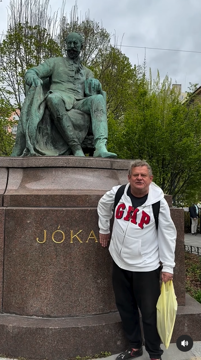 a06c2422-f432-48b8-be0b-2ca0fa33b842