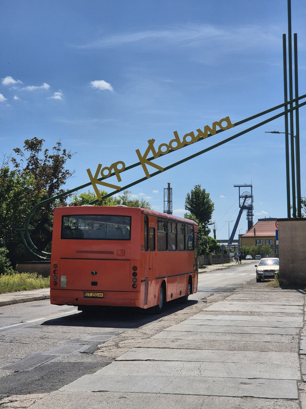 8e50e973-5d40-45bb-bf02-258c9473b758