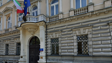 Włosi dotkliwie pobici przed jednym z warszawskich klubów. Interweniuje włoska ambasada