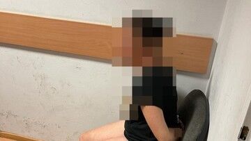 Lubin. Pijana kobieta przewracała się na ulicy. Policja: "Opiekowała się" 5-letnią córką