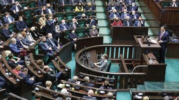 Spadek Zjednoczonej Prawicy, wzrost Koalicji Obywatelskiej. Sondaż