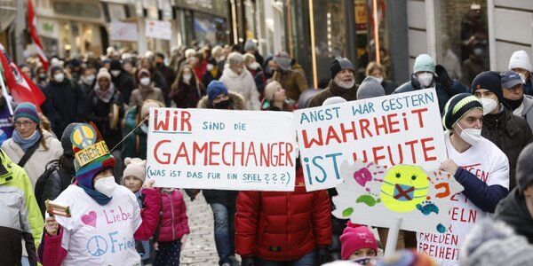 Austria: Obowiązek noszenia maseczek nawet w domach