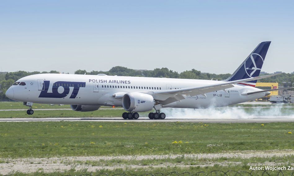 LOT dzięki samolotom Boeing 737 MAX zaoszczędził 8 300 ton paliwa