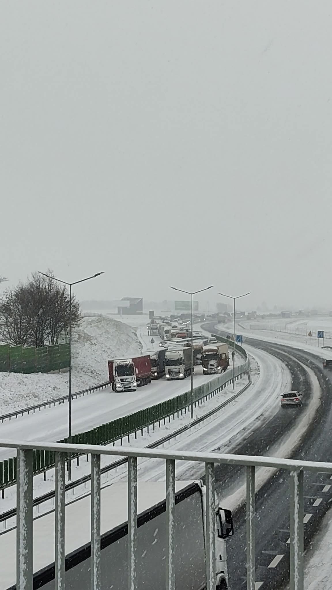 5fc1c8a2-8be2-4868-a3f9-4fbe5ae98ae9