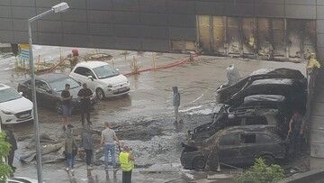 Łódź. Pożar na parkingu pod centrum fitness. Spłonęło pięć aut