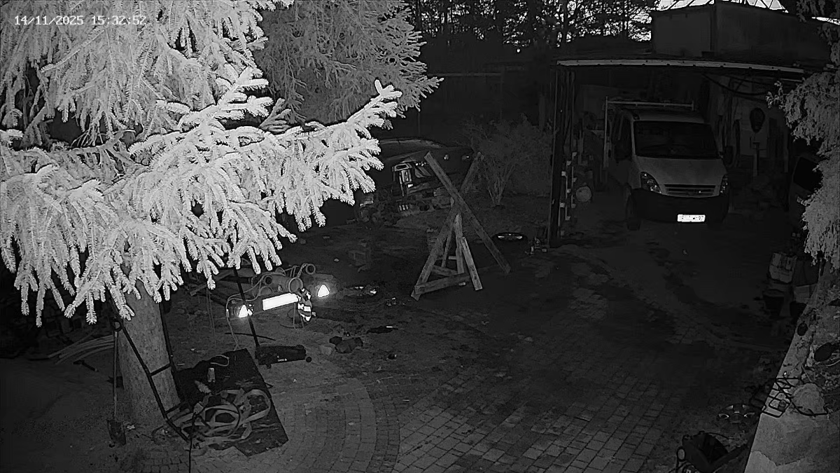 da657c0a-4a69-4888-8301-6d8c1844508e