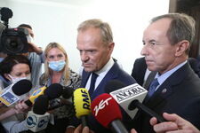Donald Tusk spotkał się z senatorami KO. Senator: On był zwolennikiem likwidacji Senatu, ale zmienił zdanie