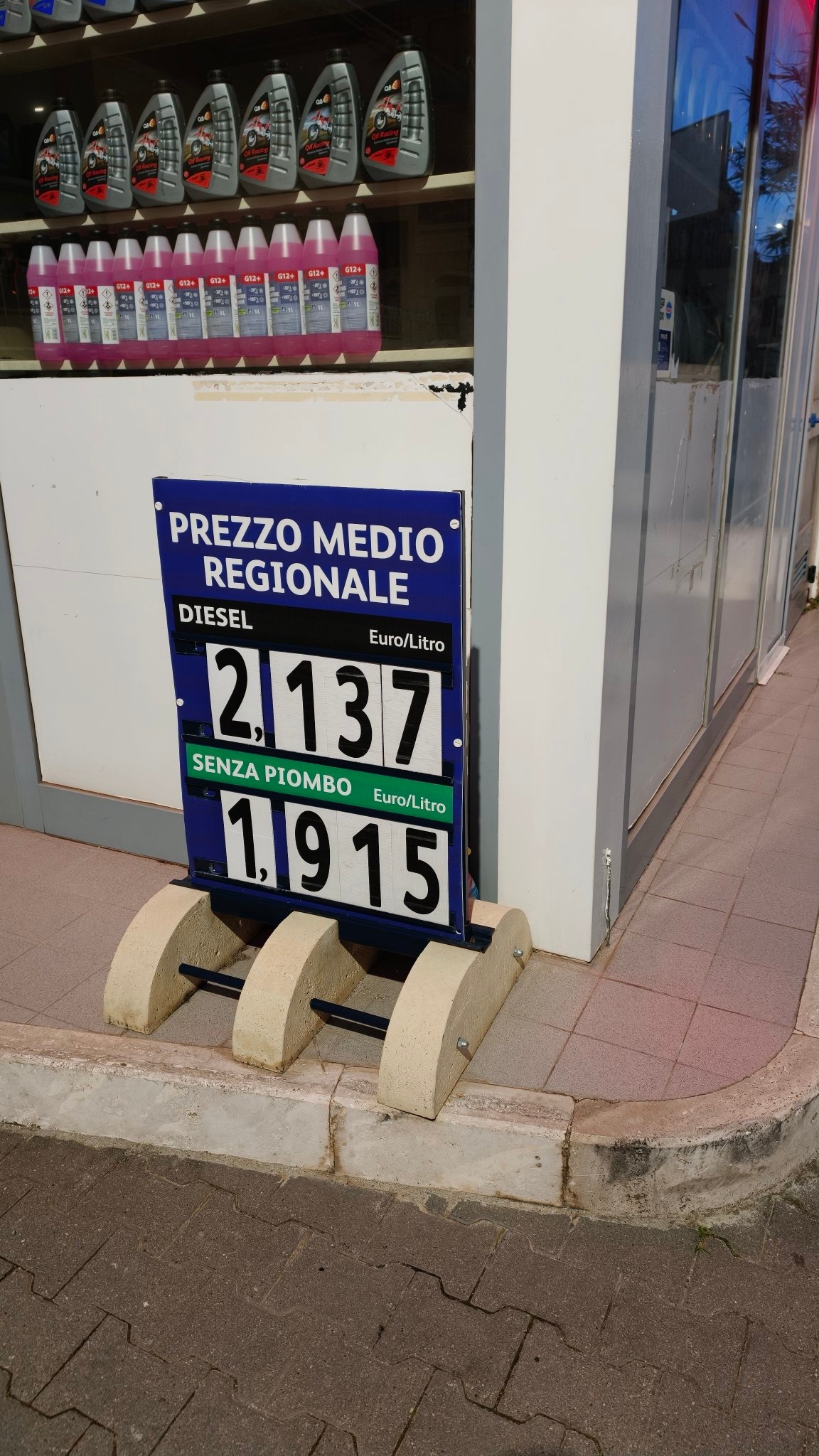 cee8dc1c-ccf4-4a2d-9758-f6a5f9e2d55f