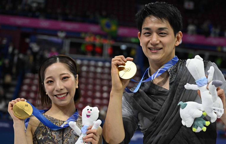 Japończycy mistrzami olimpijskimi w łyżwiarstwie figurowym