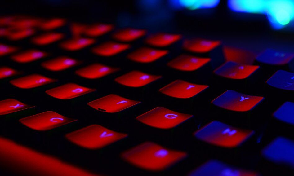 Hakerzy żądają 70 mln USD za odblokowanie danych firm na całym świecie