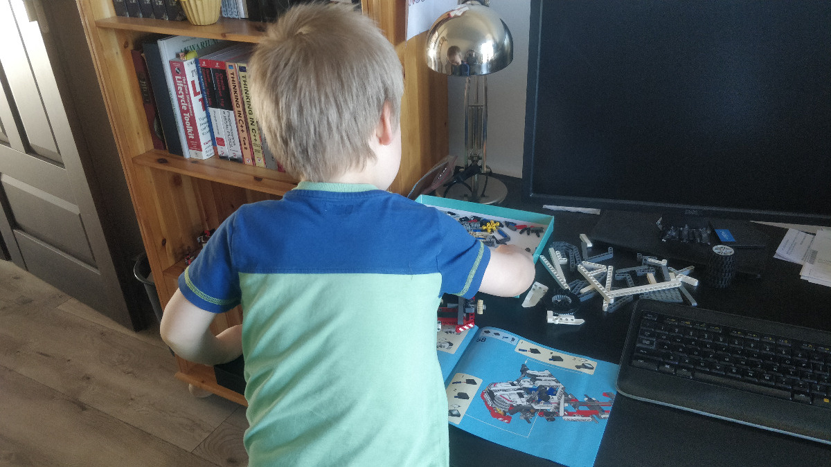 ae962fd8-b067-4d08-a08e-4bdc36454174