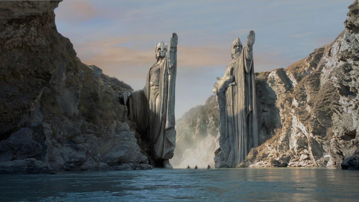 Fan LEGO stworzył imponujący zestaw z Władcy Pierścieni. Argonath zachwyca szczegółami