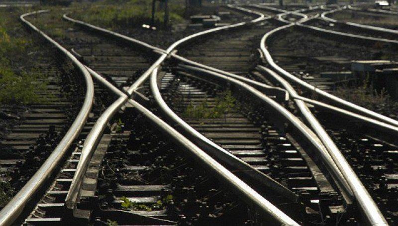 Radomski: Szybsze pociągi potrzebują więcej mocy. Jak zasilić KDP? (ANALIZA)