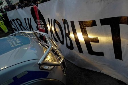 Będą gruntować „cnoty niewieście”. Szykują się protesty