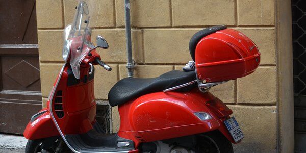 "Niewidomy" Włoch zatrzymany za jazdę samochodem. Od 2008 roku brał zasiłek