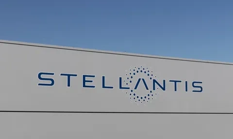 Stellantis tymczasowo zwolni pracowników w USA. Wstrzyma produkcję w Meksyku i Kanadzie