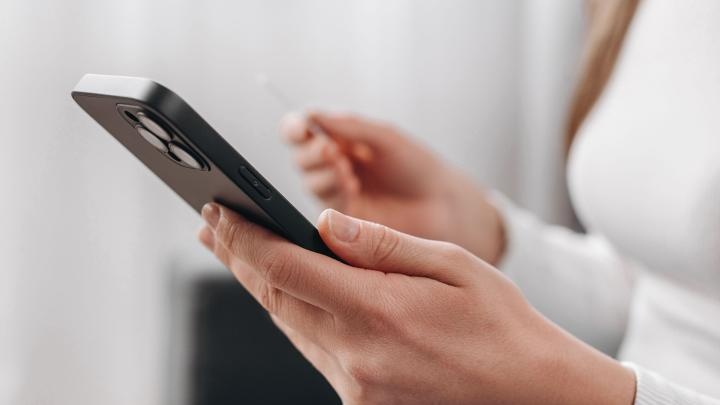 Ekspertki: publikowanie filmików płaczących dzieci to forma cyberprzemocy