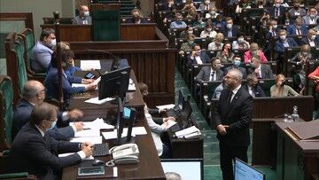 Posiedzenie Sejmu. Grzegorz Braun wykluczony z obrad za brak maseczki