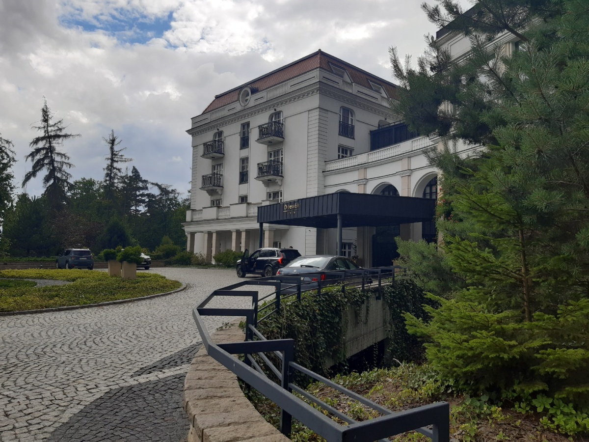 c3496be9-d560-44d0-aaef-bb5bed7553eb